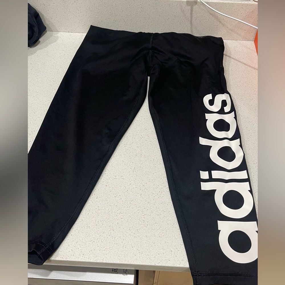 Cropped Adidas leggings
